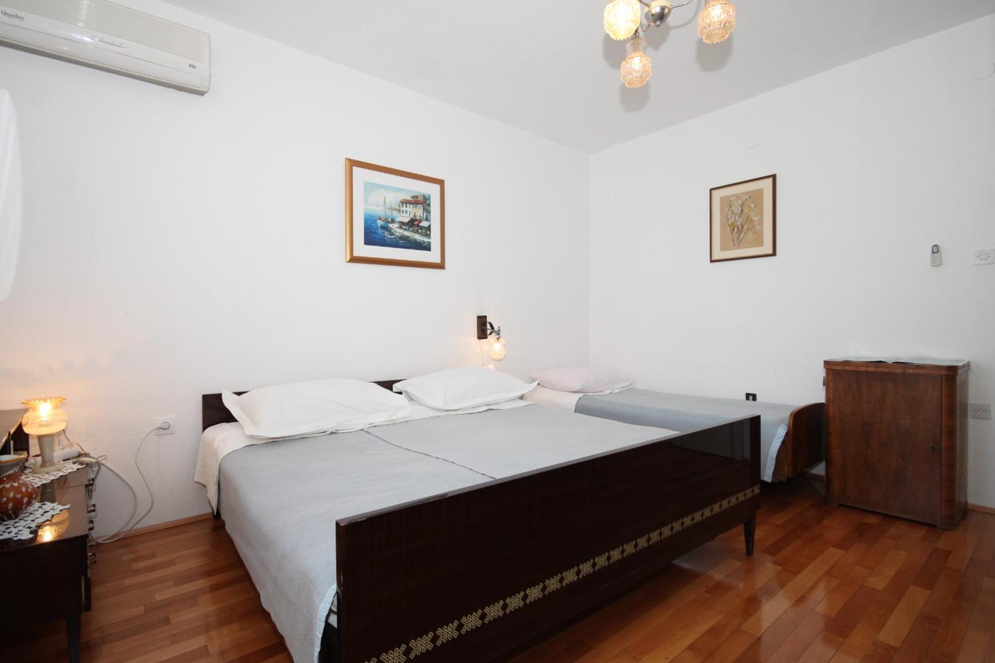 Apartments And Rooms With Parking Space Tucepi, Makarska - 6901 Habitación foto