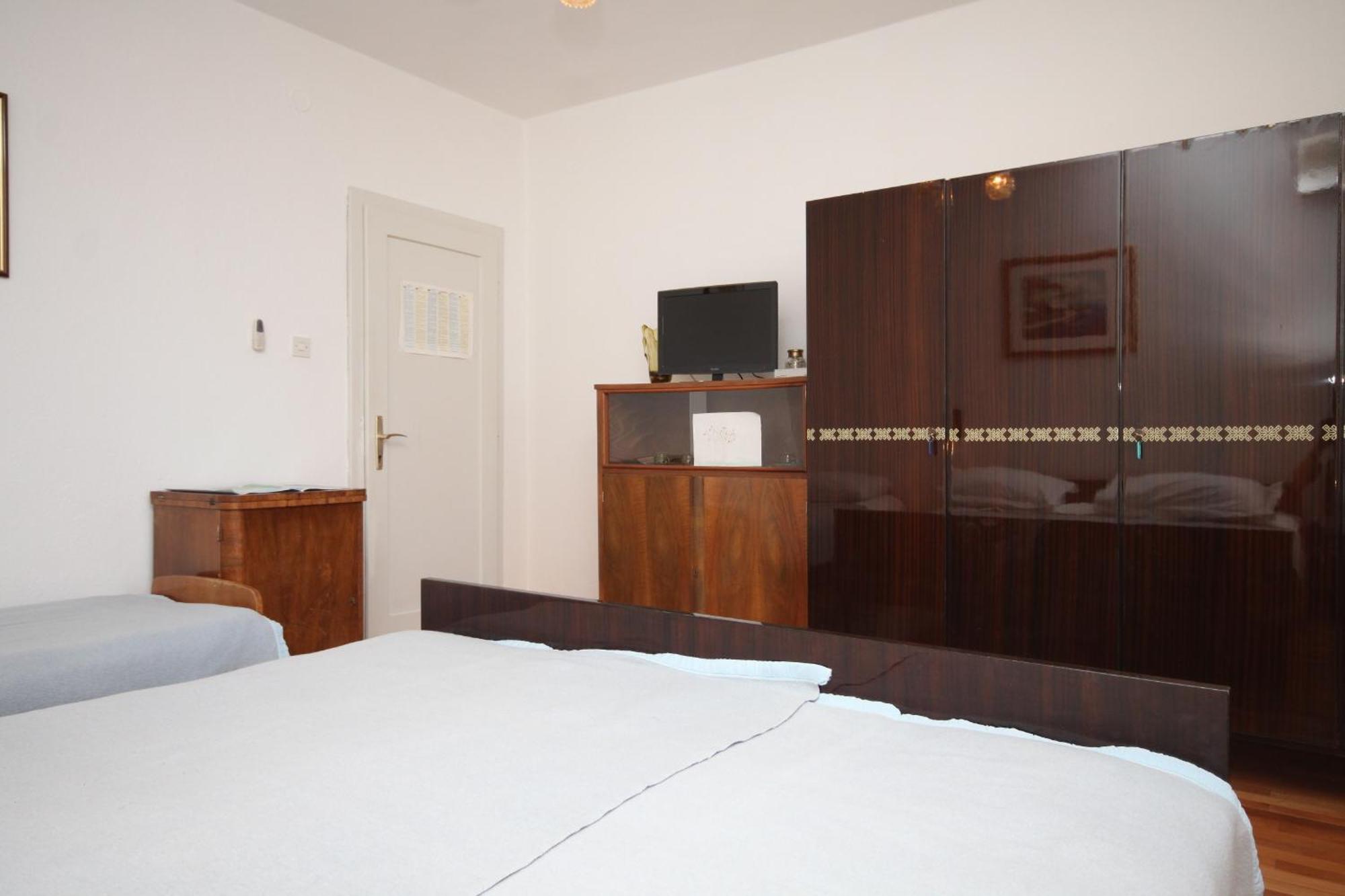 Apartments And Rooms With Parking Space Tucepi, Makarska - 6901 Habitación foto